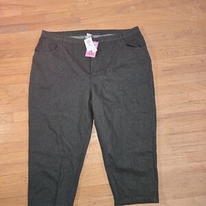 Lucy & Yak Dark Greeb Cropped Pull-On Capri Pants